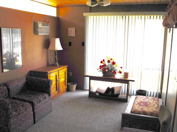 A spacious bride's room!